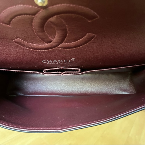 Chanel Medium Classic Flap - Picture 8 of 11
